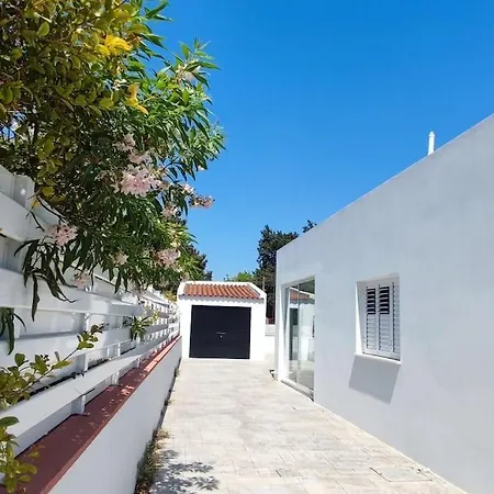 House Kiti, Seaside Kiti